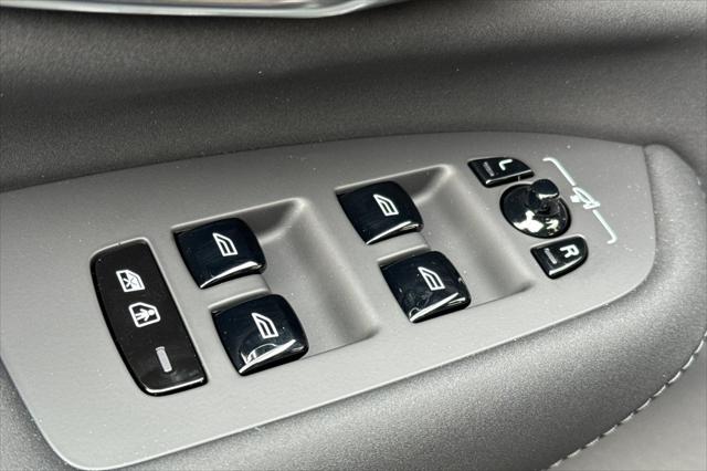 2026 Volvo XC90 Plug-In Hybrid Ultra Dark Theme, T8 AWD, Electric/Gasoline, 7 Seats