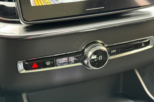 2026 Volvo XC90 Plug-In Hybrid Ultra Dark Theme, T8 AWD, Electric/Gasoline, 7 Seats