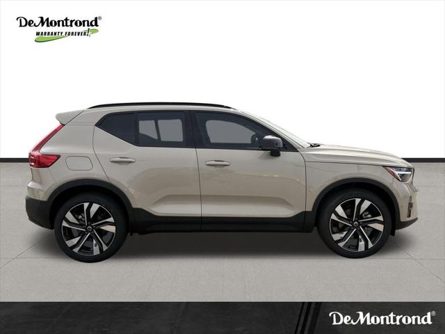 2026 Volvo XC40 Ultra, B5 AWD Gas (mild hybrid), Dark