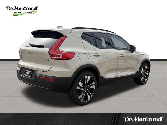 2026 Volvo XC40 Ultra, B5 AWD Gas (mild hybrid), Dark