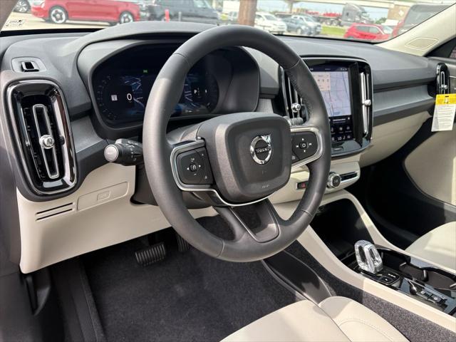 2026 Volvo XC40 Ultra, B5 AWD Gas (mild hybrid), Dark
