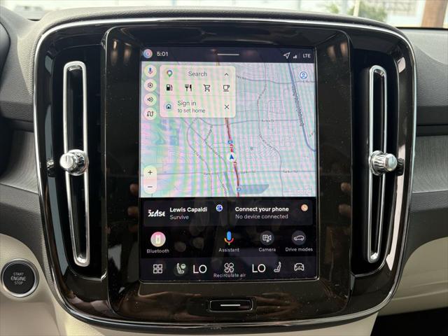 2026 Volvo XC40 Ultra, B5 AWD Gas (mild hybrid), Dark