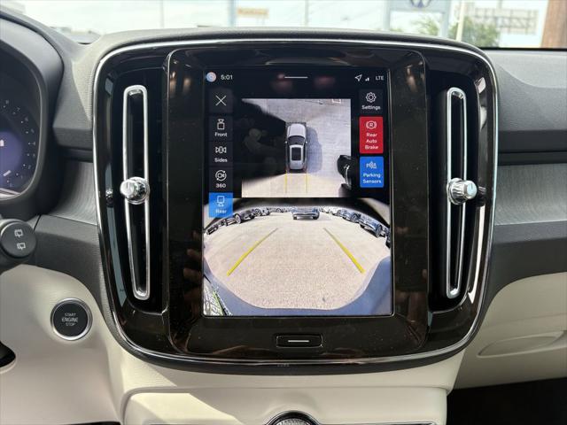 2026 Volvo XC40 Ultra, B5 AWD Gas (mild hybrid), Dark