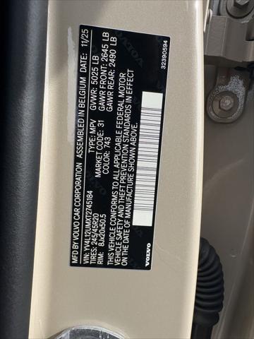 2026 Volvo XC40 Ultra, B5 AWD Gas (mild hybrid), Dark