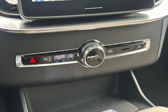 2026 Volvo XC90 Plug-In Hybrid Plus, T8 AWD, Electric/Gasoline, Bright, 7 Seats