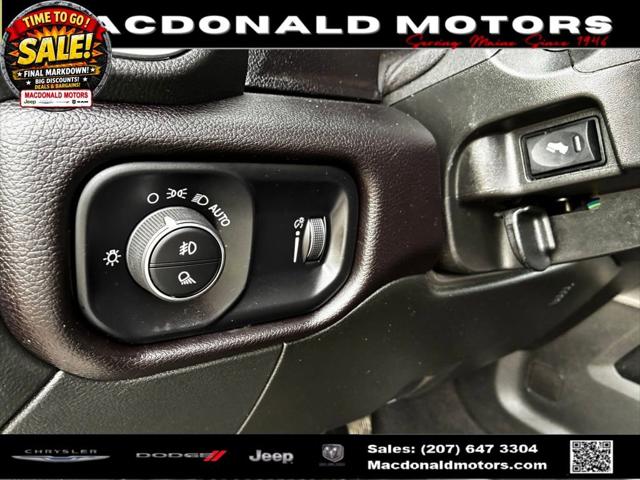 2023 Ram 3500 Big Horn Regular Cab 4x4 8' Box