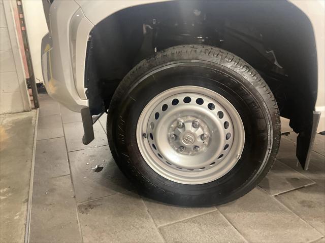 2024 Toyota Tacoma SR 2024 Toyota Tacoma SR