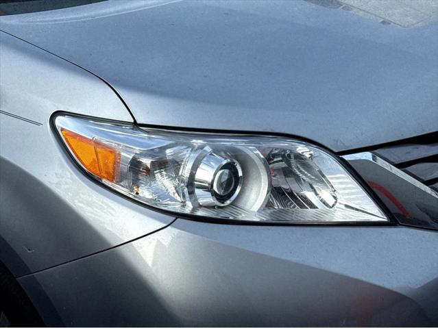 2015 Toyota Sienna XLE 8 Passenger 2015 Toyota Sienna XLE 8 Passenger