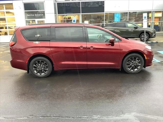 2021 Chrysler Pacifica Touring