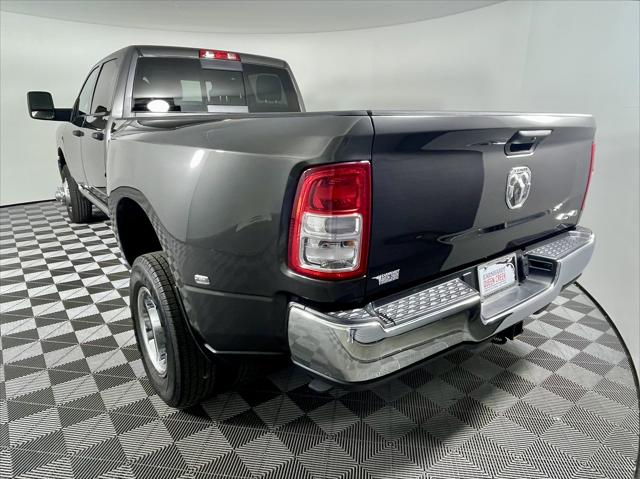 2024 RAM 3500 Tradesman Crew Cab 4x4 8 Box