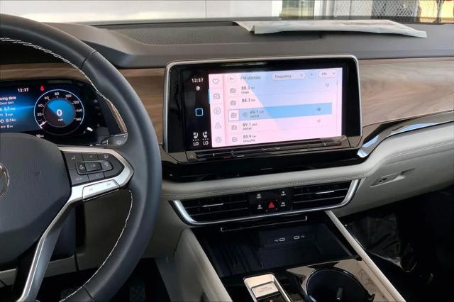 2026 Volkswagen Atlas SE with Technology