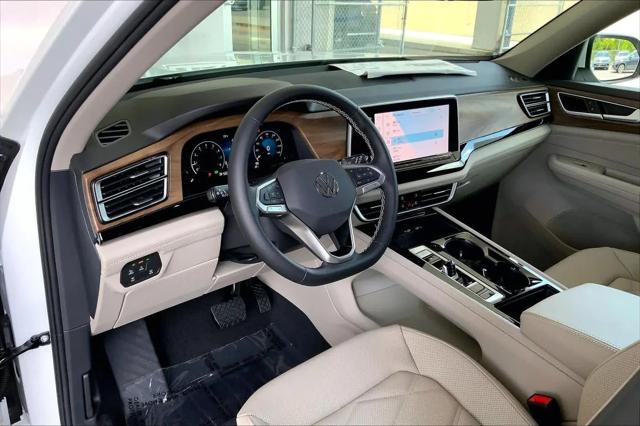 2026 Volkswagen Atlas SE with Technology