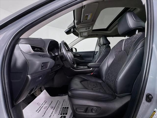 2024 Toyota Highlander Hybrid XLE Nightshade