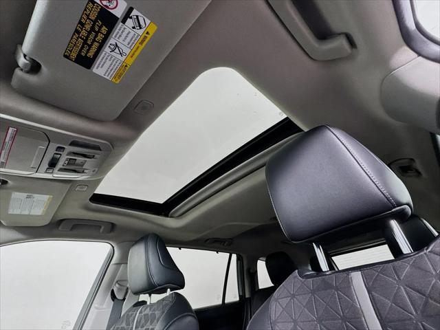 2024 Toyota Highlander Hybrid XLE Nightshade