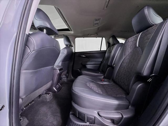 2024 Toyota Highlander Hybrid XLE Nightshade