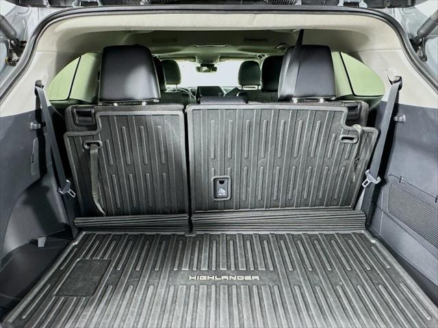 2024 Toyota Highlander Hybrid XLE Nightshade