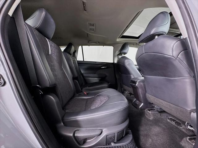 2024 Toyota Highlander Hybrid XLE Nightshade