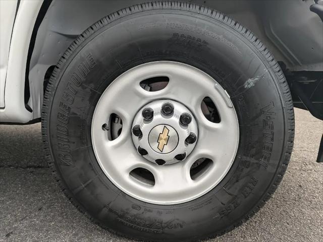 2025 Chevrolet Express Cargo Van RWD 2500 Regular Wheelbase WT