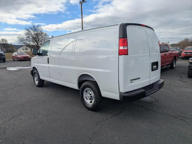 2025 Chevrolet Express Cargo Van RWD 2500 Regular Wheelbase WT