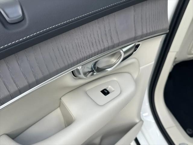 2026 Volvo XC90 Ultra, B6 AWD Gas (mild hybrid), Gasoline, Bright, 7 Seats