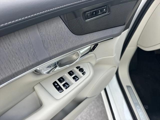 2026 Volvo XC90 Ultra, B6 AWD Gas (mild hybrid), Gasoline, Bright, 7 Seats