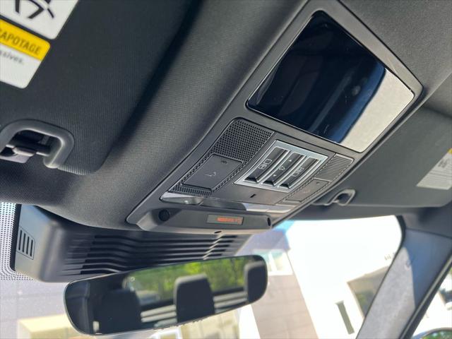 2026 Land Rover Discovery Tempest Edition