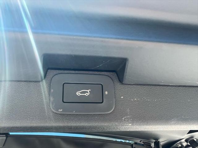 2026 Land Rover Discovery Tempest Edition