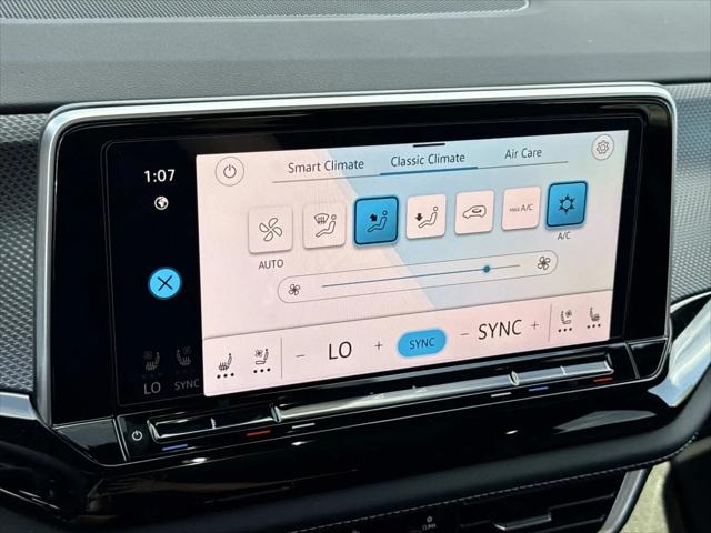 2026 Volkswagen Atlas Cross Sport SEL R-Line Black