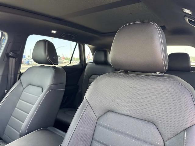 2026 Volkswagen Atlas Cross Sport SEL R-Line Black