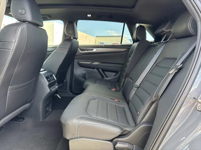 2026 Volkswagen Atlas Cross Sport SEL R-Line Black