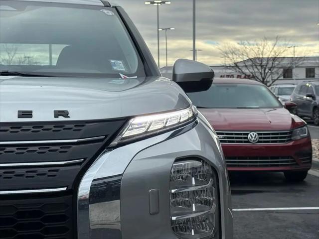 2025 Mitsubishi Outlander SE Ralliart