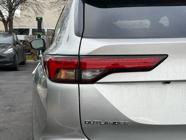 2025 Mitsubishi Outlander SE Ralliart