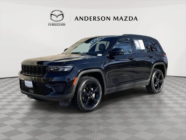 2022 Jeep Grand Cherokee Altitude 4x4 for sale in Lincoln, NE
