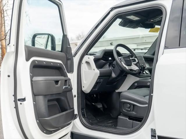 2026 Land Rover Defender P400 X-Dynamic SE