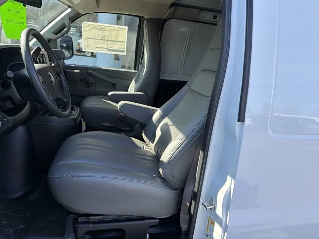 2025 GMC Savana Cargo RWD 2500 Regular Wheelbase Work Van