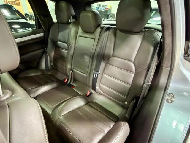 2016 Porsche Cayenne GTS