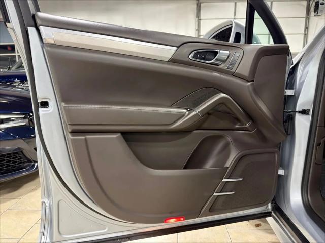2016 Porsche Cayenne GTS