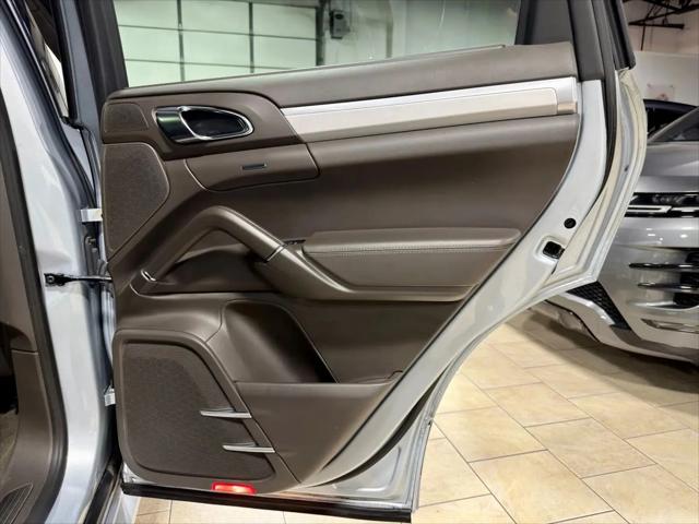 2016 Porsche Cayenne GTS