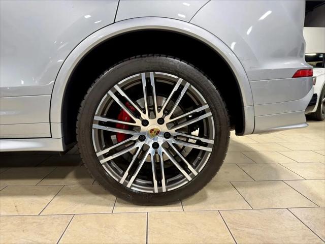 2016 Porsche Cayenne GTS