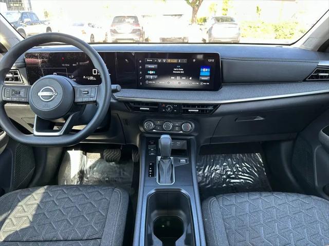2025 Nissan Kicks SV FWD