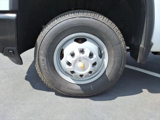 2026 Chevrolet Silverado 3500HD Crew Cab, Long Bed, WT Dual Rear Wheel, RWD