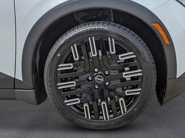 2026 Nissan LEAF PLATINUM+