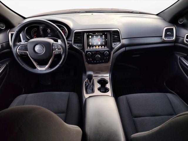 2017 Jeep Grand Cherokee Laredo 4x2