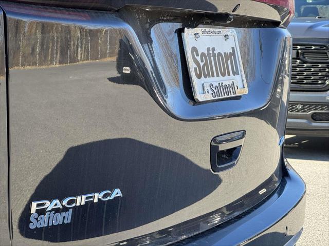 2026 Chrysler Pacifica Pinnacle AWD