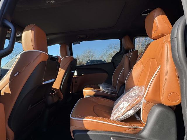 2026 Chrysler Pacifica Pinnacle AWD