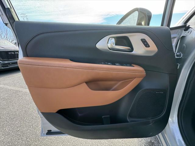 2026 Chrysler Pacifica Pinnacle AWD