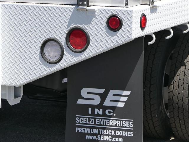 2026 RAM 5500 Chassis RAM 5500 TRADESMAN CHASSIS CREW CAB 4X4 84 CA