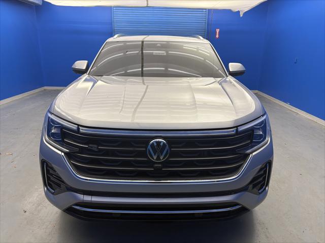 2024 Volkswagen Atlas Cross Sport 2.0T SEL Premium R-Line