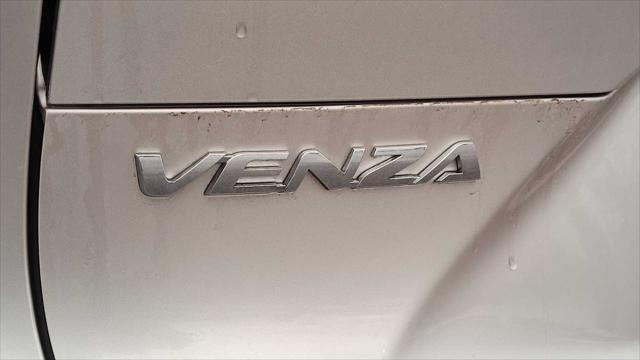 2024 Toyota Venza LE