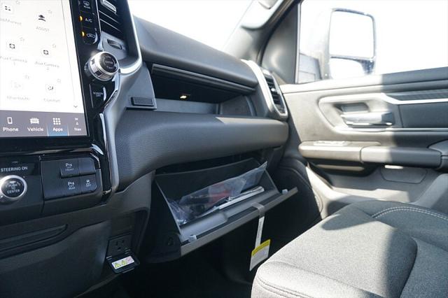 2026 Ram 1500 Lone Star Crew Cab 4x4 5'7" Box